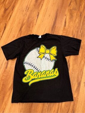 Savannah Bananas Baseball Graphic T‑Shirt in Black with Yellow Accent size large